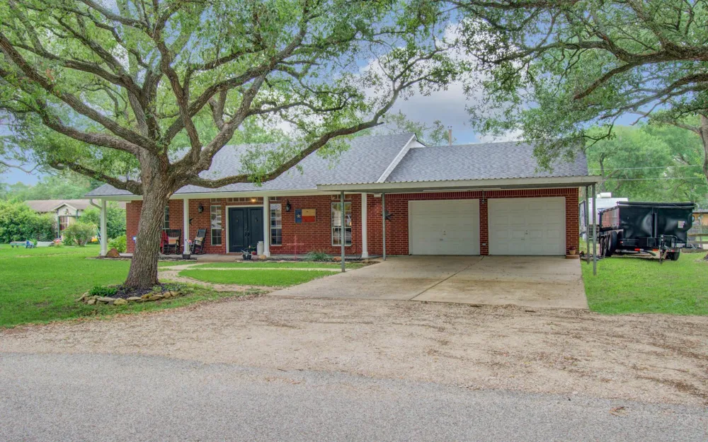 9501 Gene Street Needville, TX 77461