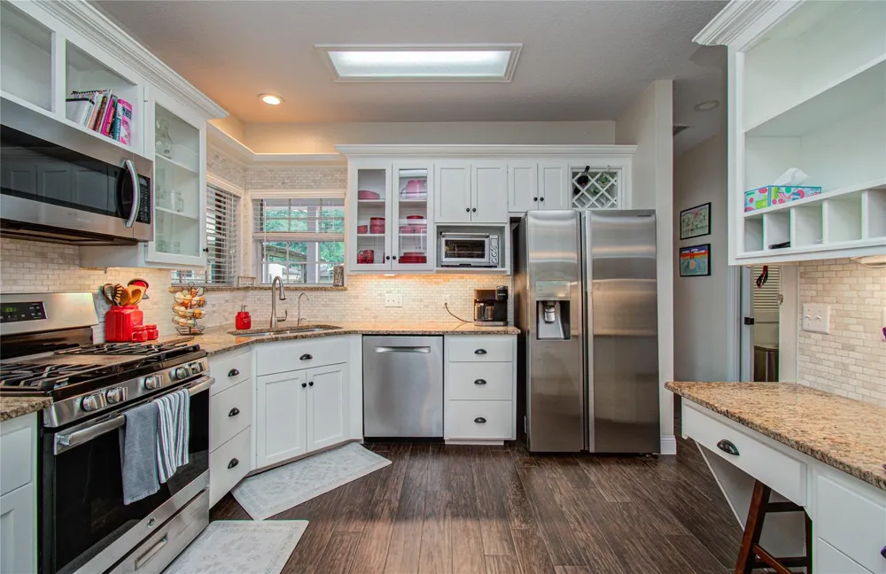 9501 Gene Street Needville, TX 77461