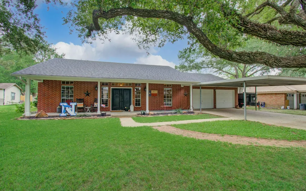 9501 Gene Street Needville, TX 77461