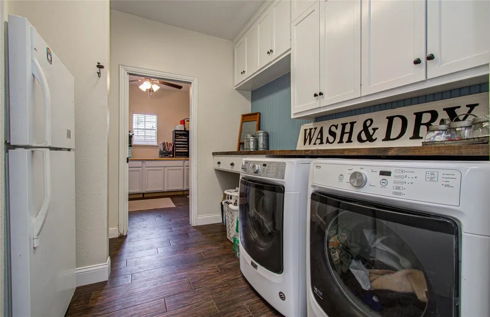 9501 Gene Street Needville, TX 77461