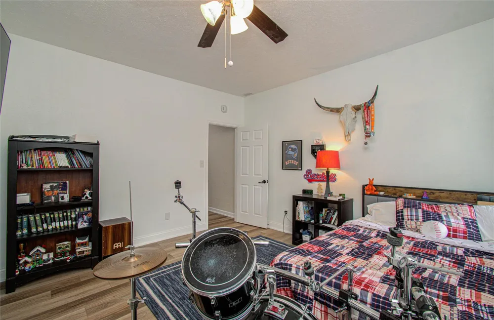 9501 Gene Street Needville, TX 77461