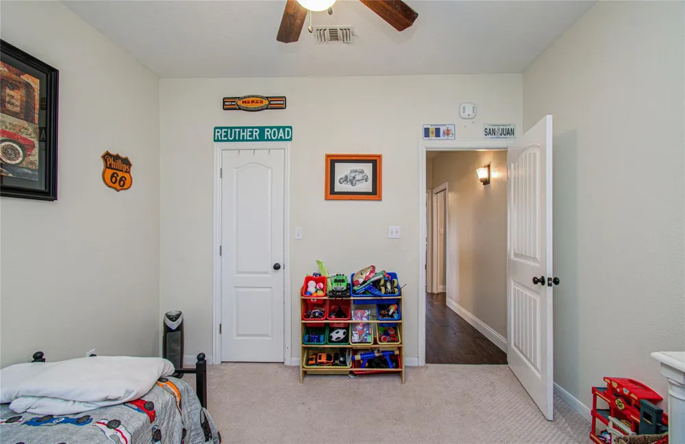 9501 Gene Street Needville, TX 77461