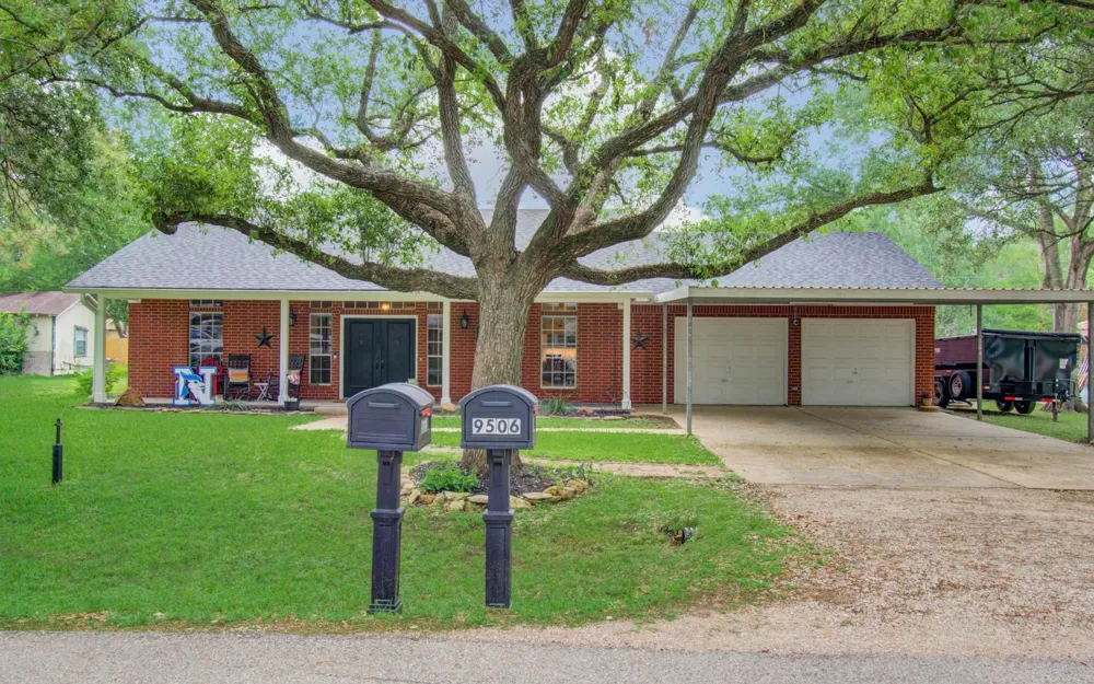 9501 Gene Street Needville, TX 77461