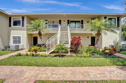 19 STRATFORD DRIVE E #Unit F