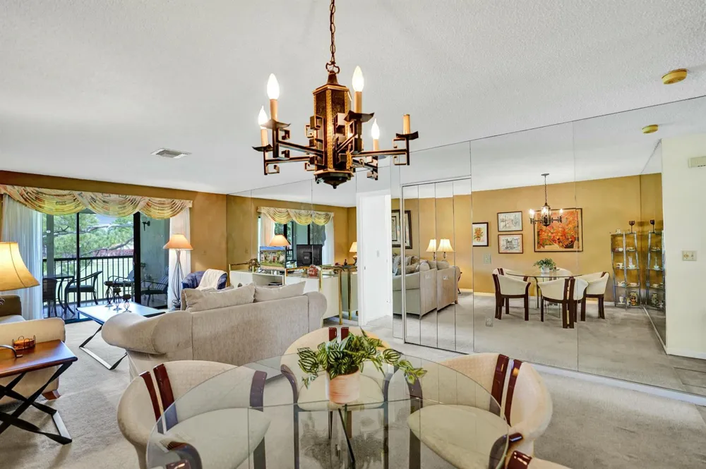 19 STRATFORD DRIVE E #Unit F Boynton Beach, FL 33436
