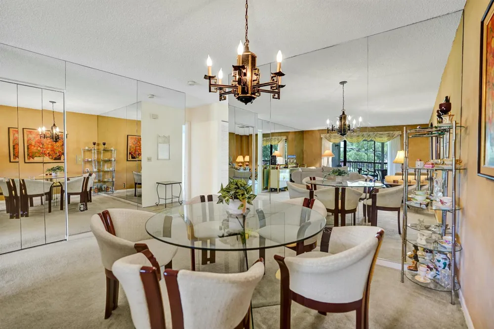 19 STRATFORD DRIVE E #Unit F Boynton Beach, FL 33436