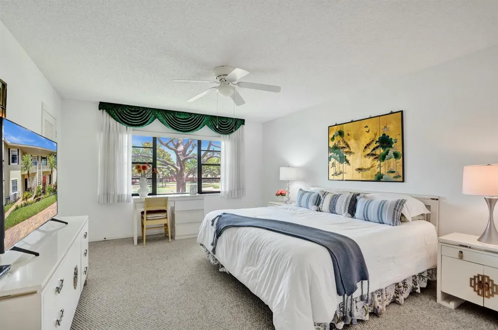 19 STRATFORD DRIVE E #Unit F Boynton Beach, FL 33436