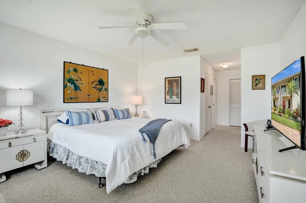 19 STRATFORD DRIVE E #Unit F Boynton Beach, FL 33436