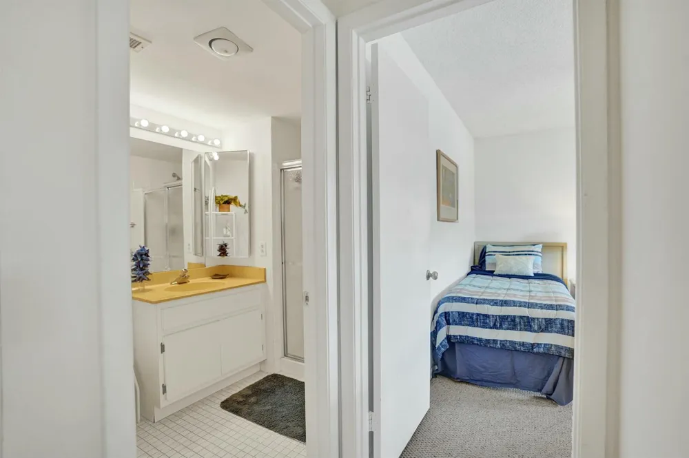 19 STRATFORD DRIVE E #Unit F Boynton Beach, FL 33436
