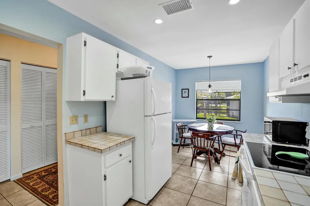 19 STRATFORD DRIVE E #Unit F Boynton Beach, FL 33436