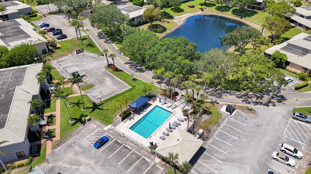 19 STRATFORD DRIVE E #Unit F Boynton Beach, FL 33436