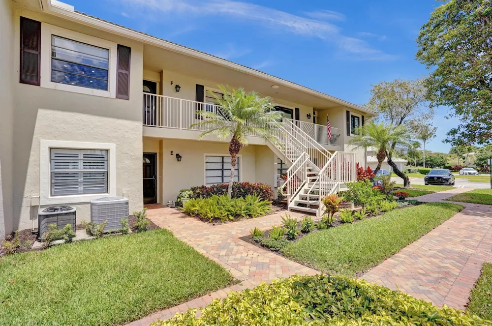 19 STRATFORD DRIVE E #Unit F Boynton Beach, FL 33436