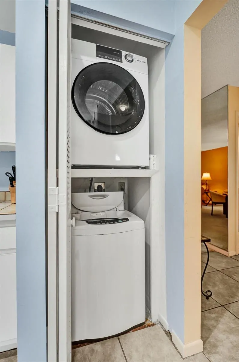 19 STRATFORD DRIVE E #Unit F Boynton Beach, FL 33436