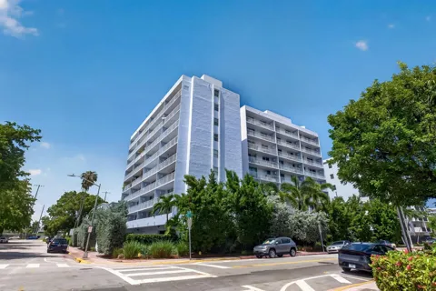 1045 10TH STREET #301