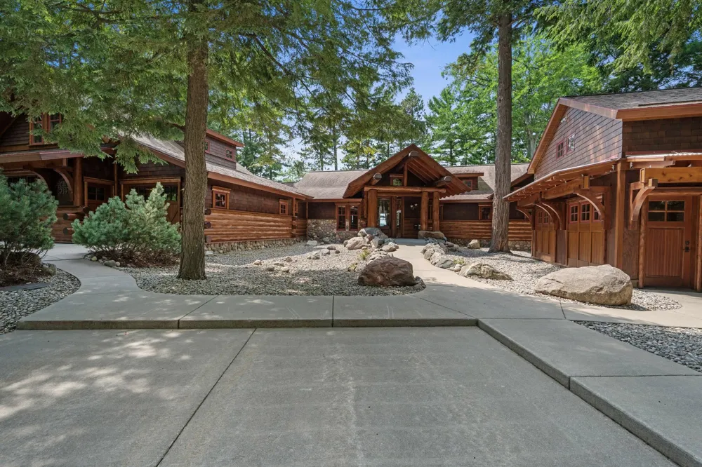 8739 Skegemog Point Road Whitewater Township, MI 49690