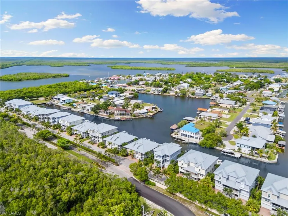 346 Angler Drive #1102 Goodland, FL 34140