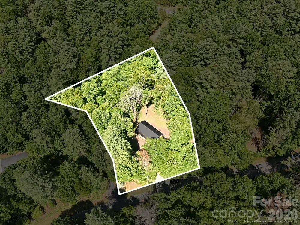 2272 Evans Road Hendersonville, NC 28739