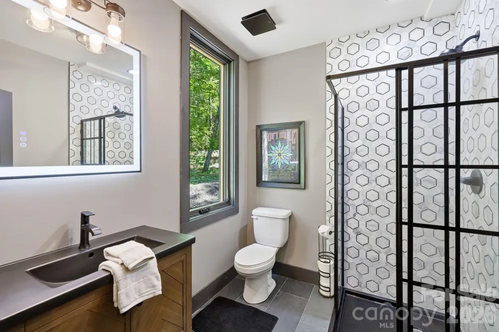 2272 Evans Road Hendersonville, NC 28739