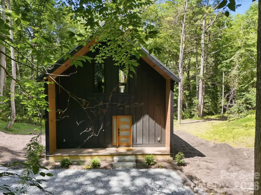2272 Evans Road Hendersonville, NC 28739