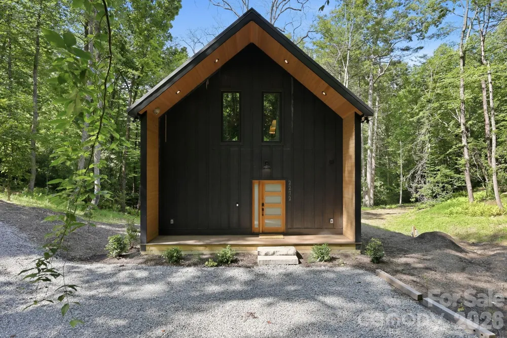 2272 Evans Road Hendersonville, NC 28739