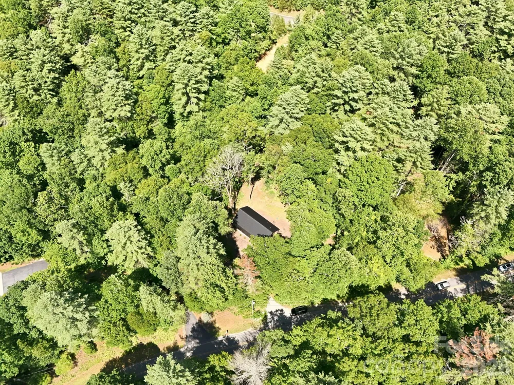 2272 Evans Road Hendersonville, NC 28739