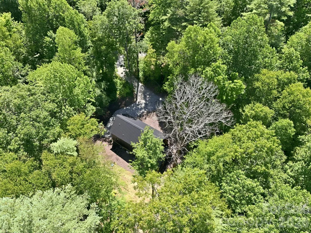 2272 Evans Road Hendersonville, NC 28739