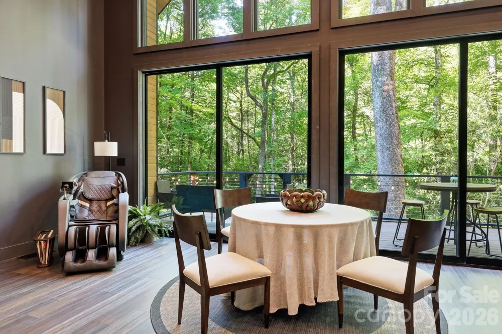 2272 Evans Road Hendersonville, NC 28739