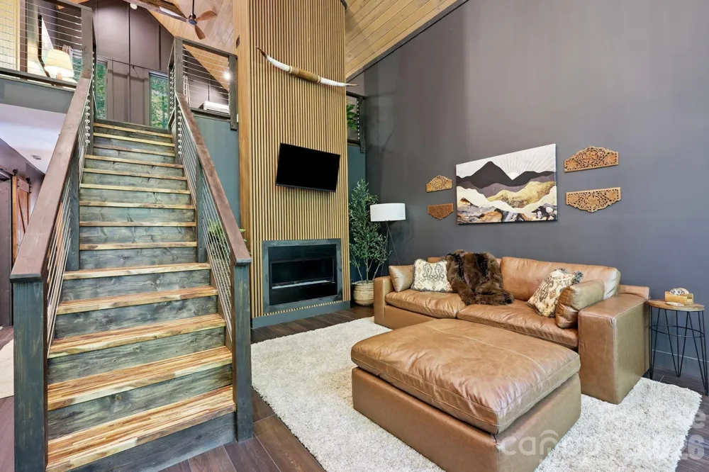 2272 Evans Road Hendersonville, NC 28739