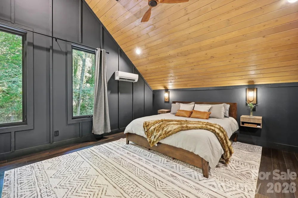 2272 Evans Road Hendersonville, NC 28739