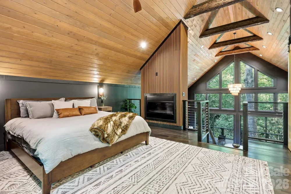 2272 Evans Road Hendersonville, NC 28739
