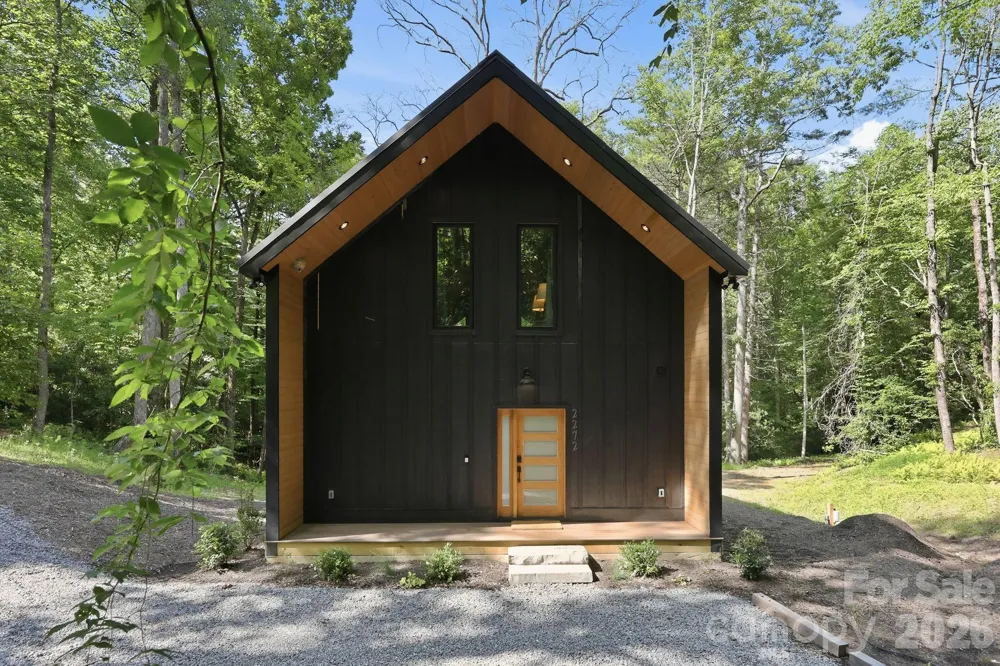 2272 Evans Road Hendersonville, NC 28739