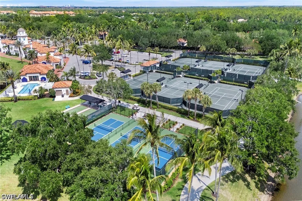 Andorra Cr Naples, FL 34109