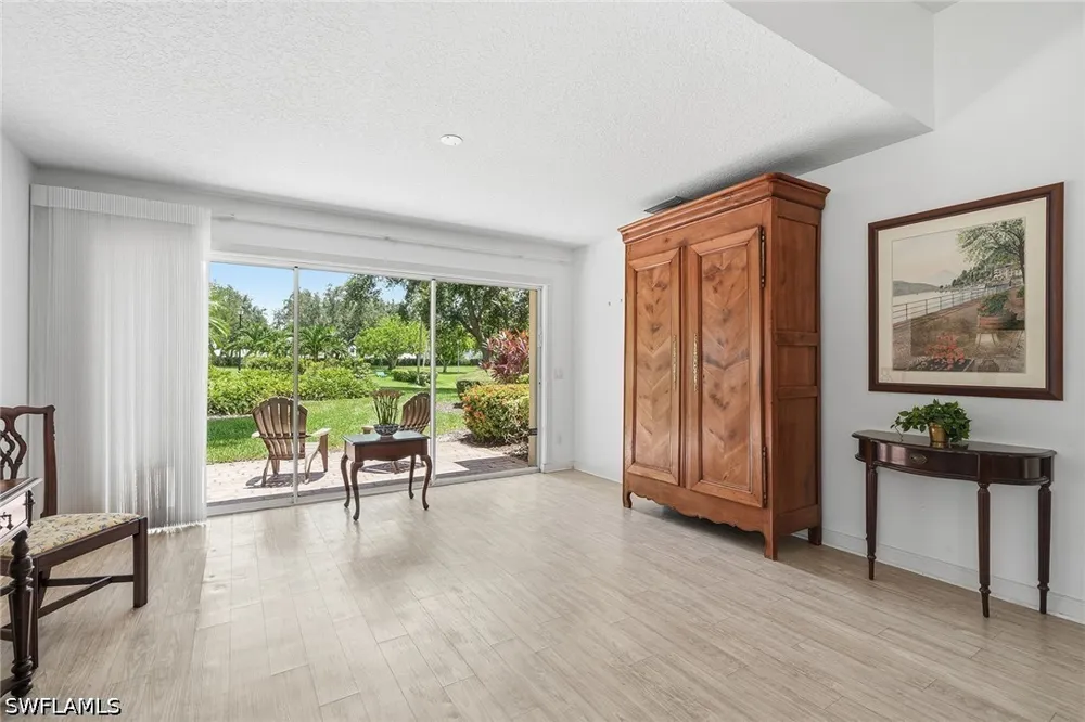 Andorra Cr Naples, FL 34109