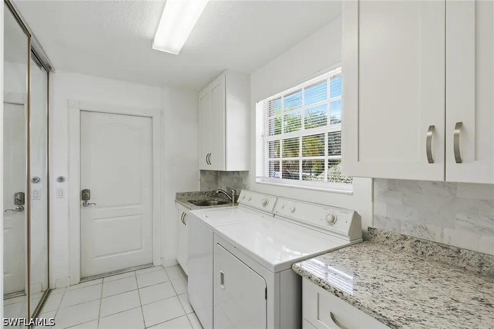 Andorra Cr Naples, FL 34109