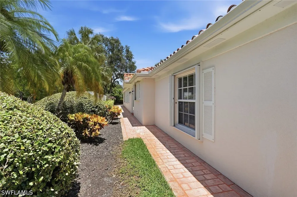 Andorra Cr Naples, FL 34109