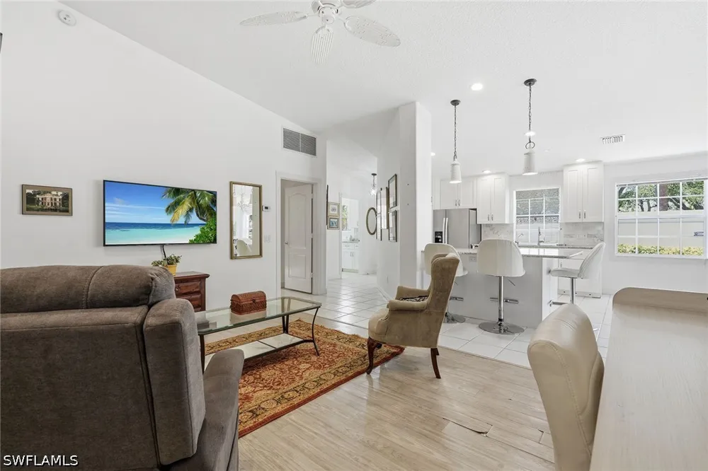 Andorra Cr Naples, FL 34109