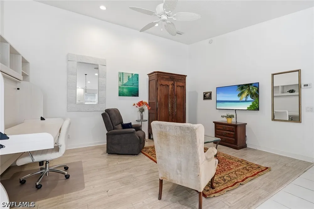 Andorra Cr Naples, FL 34109