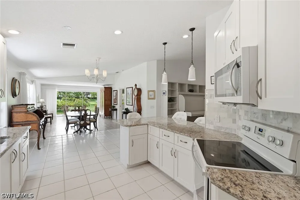Andorra Cr Naples, FL 34109