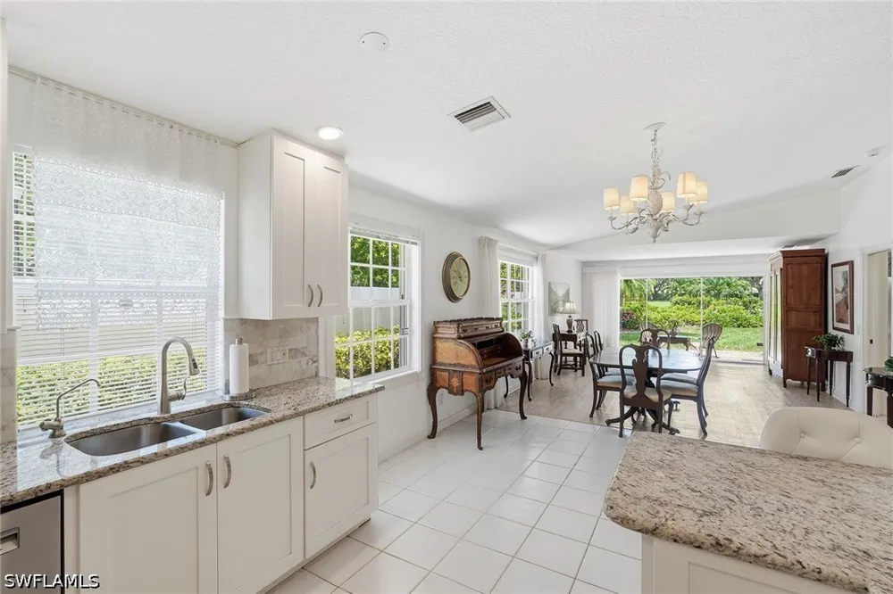 Andorra Cr Naples, FL 34109