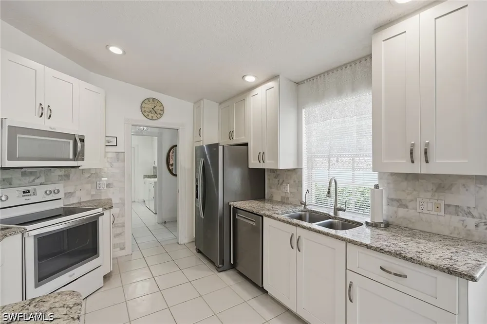 Andorra Cr Naples, FL 34109