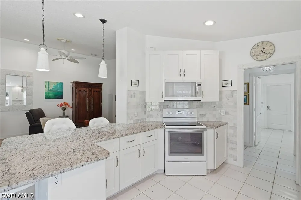 Andorra Cr Naples, FL 34109