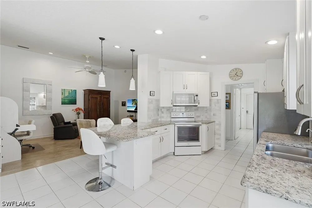 Andorra Cr Naples, FL 34109