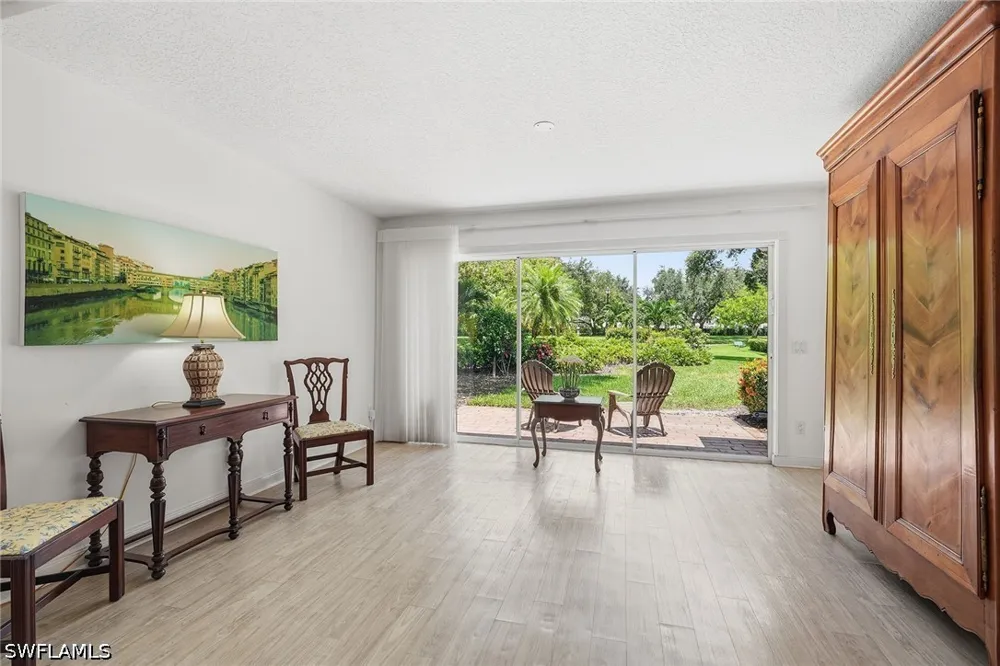 Andorra Cr Naples, FL 34109