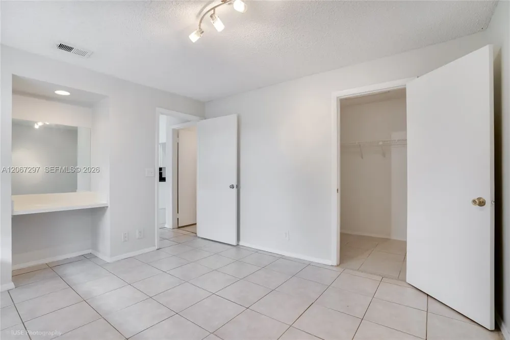 9999 Summerbreeze Dr #409 Sunrise, FL 33322