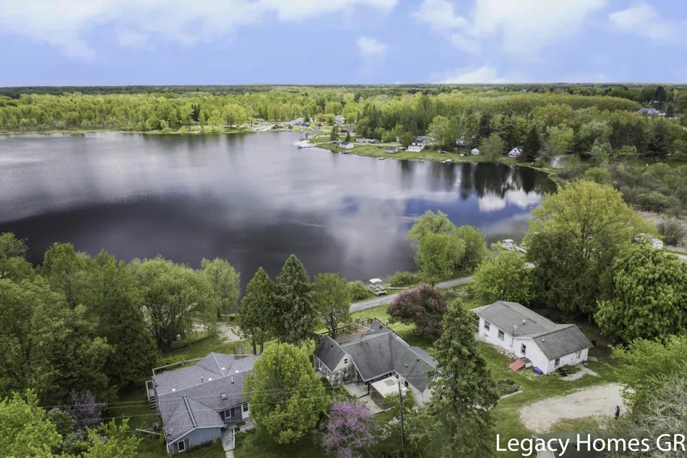 762 Parkwood Drive Belvidere Township, MI 48886