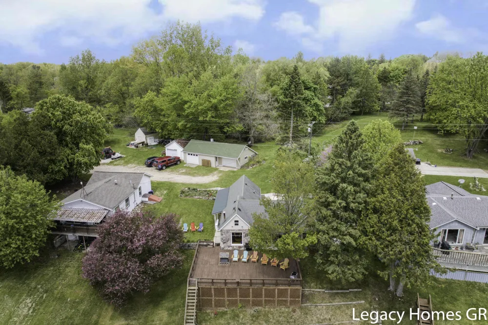 762 Parkwood Drive Belvidere Township, MI 48886
