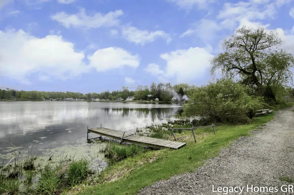 762 Parkwood Drive Belvidere Township, MI 48886