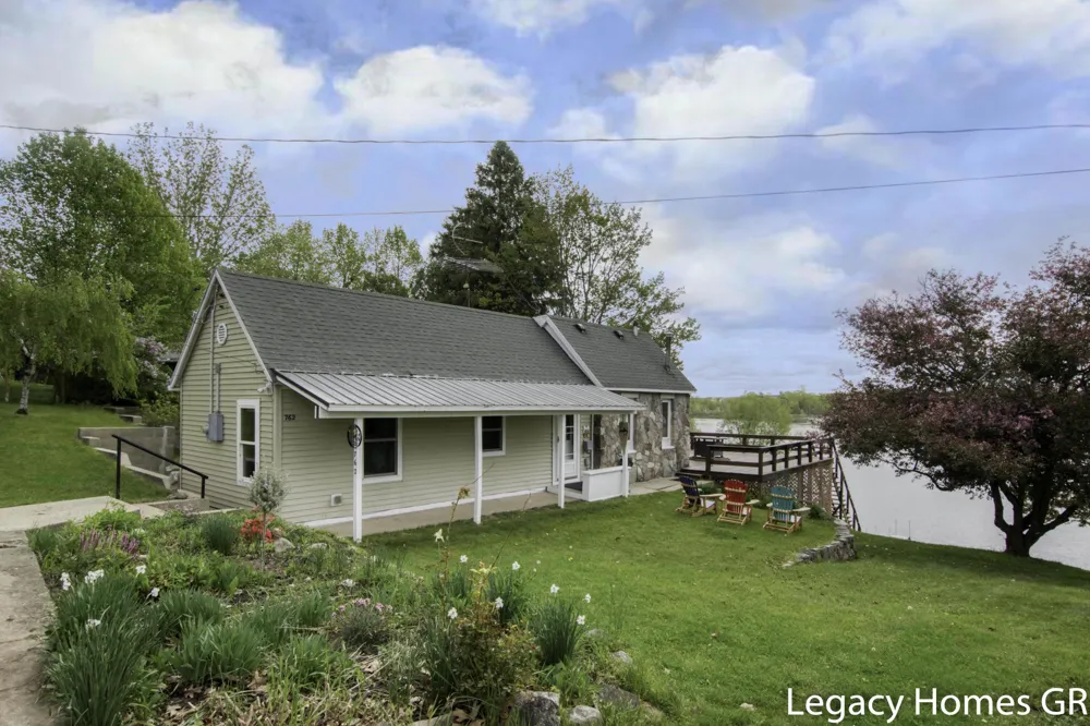 762 Parkwood Drive Belvidere Township, MI 48886