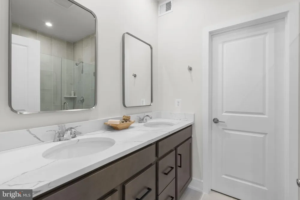 42231 SHINING STAR SQUARE #HOMESITE 4359 Ashburn, VA 20148