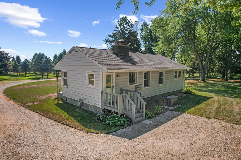 6737 Vreeland Road Ypsilanti, MI 48198